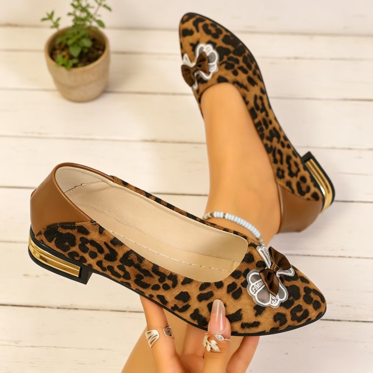 Womens Heels - Sonbahar Modası Sivri Burunlu Düşük Blok